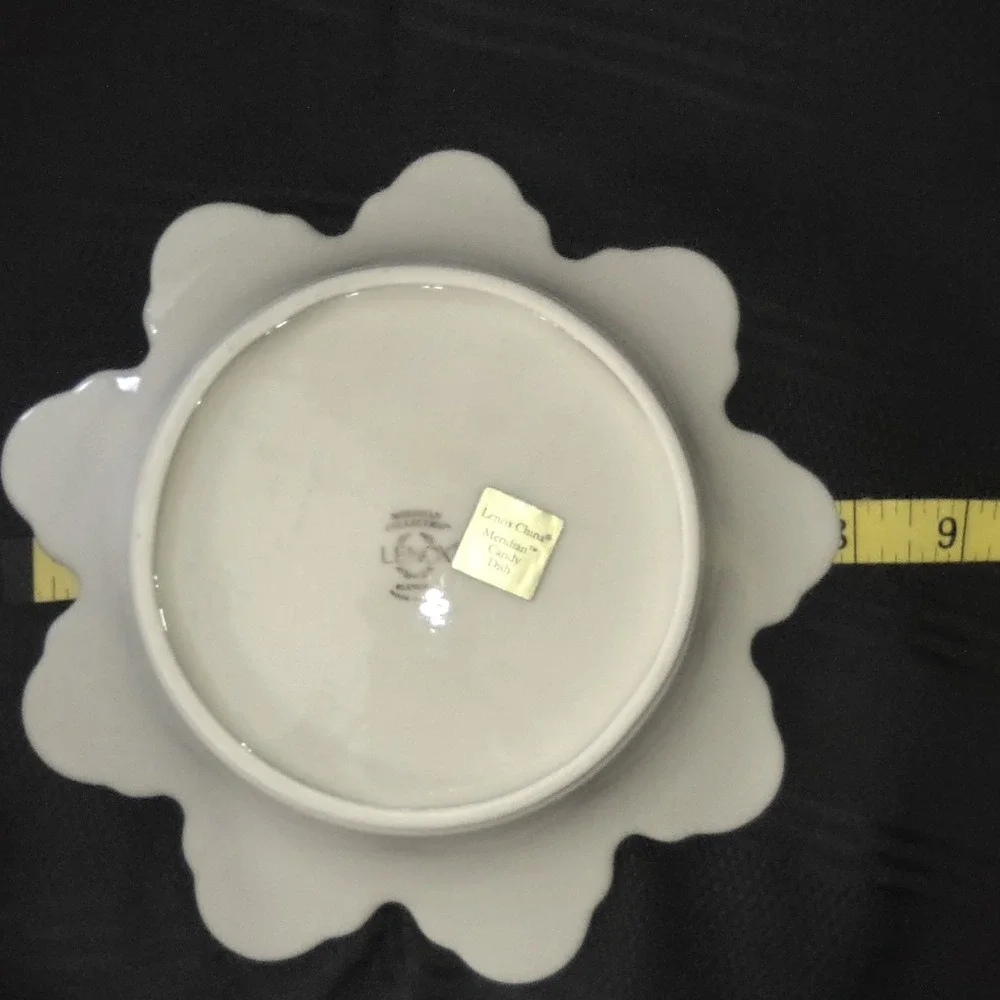Lenox Meridian Collection Candy Dish‎ Scalloped Gold Rim Cream